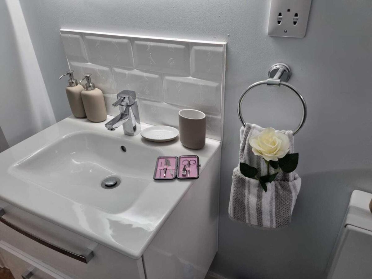 Serene Getaway Apartments Мейдстон Экстерьер фото